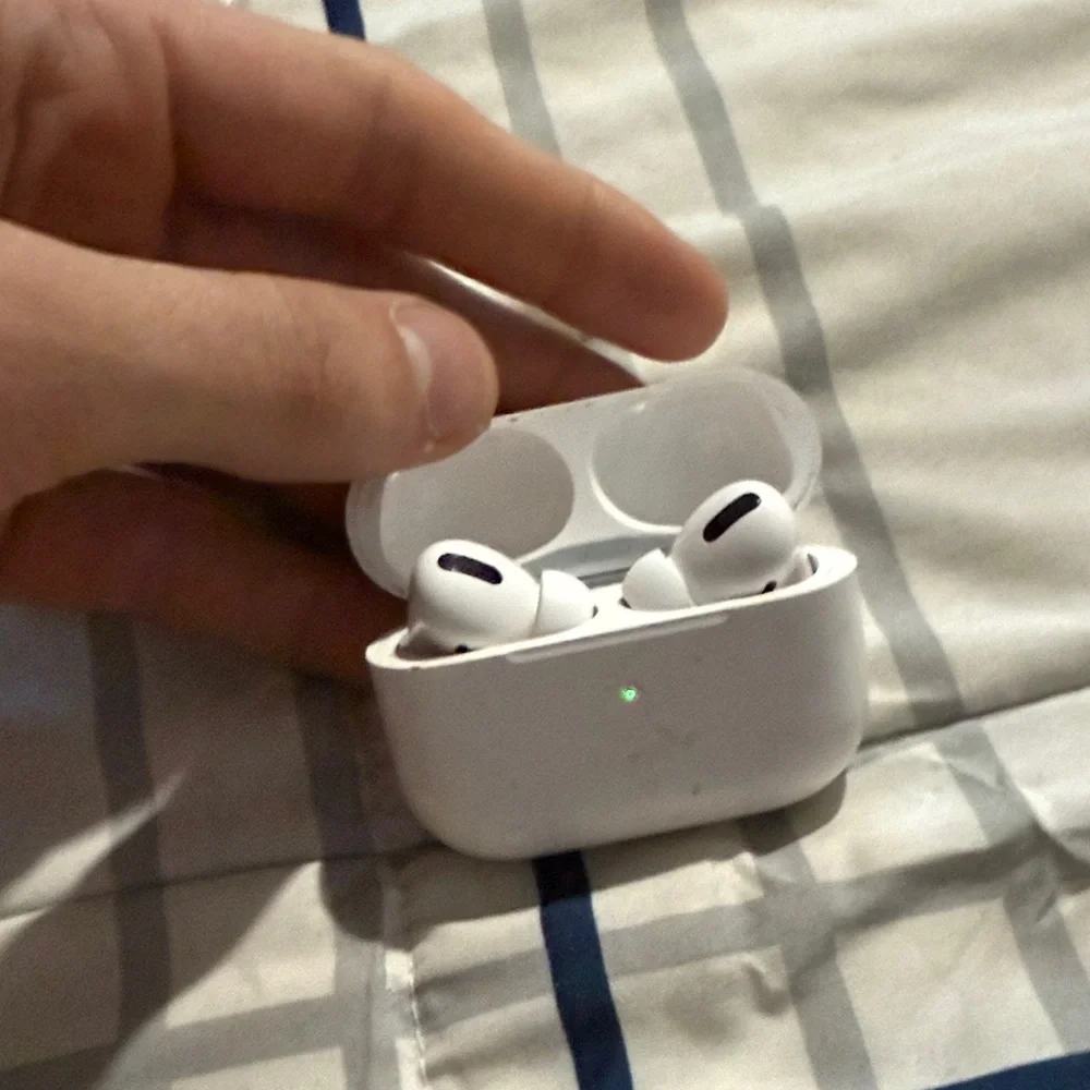 AirPods